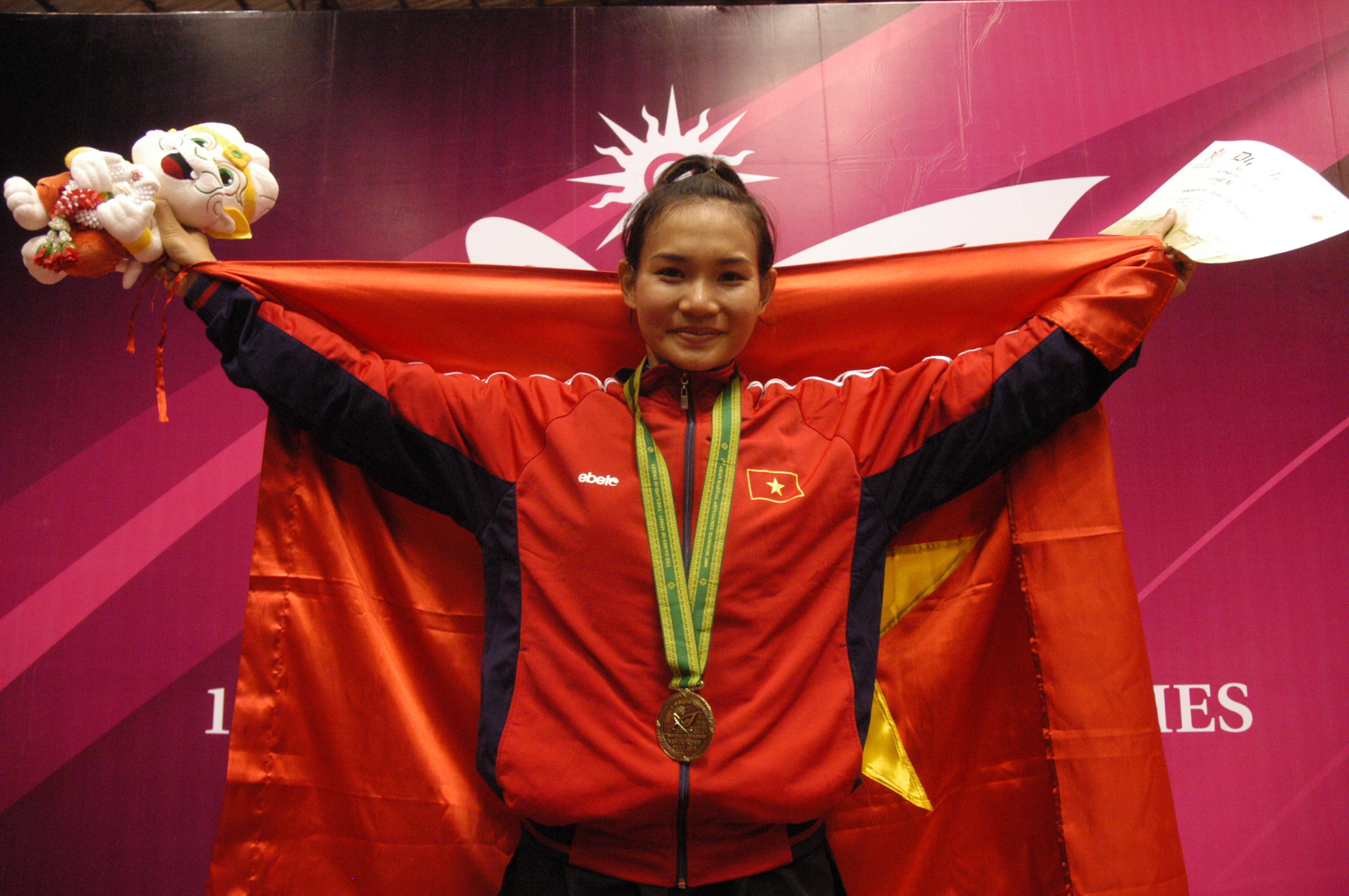 Huỳnh Thị Thu Hồng - vận động viên pencak silat