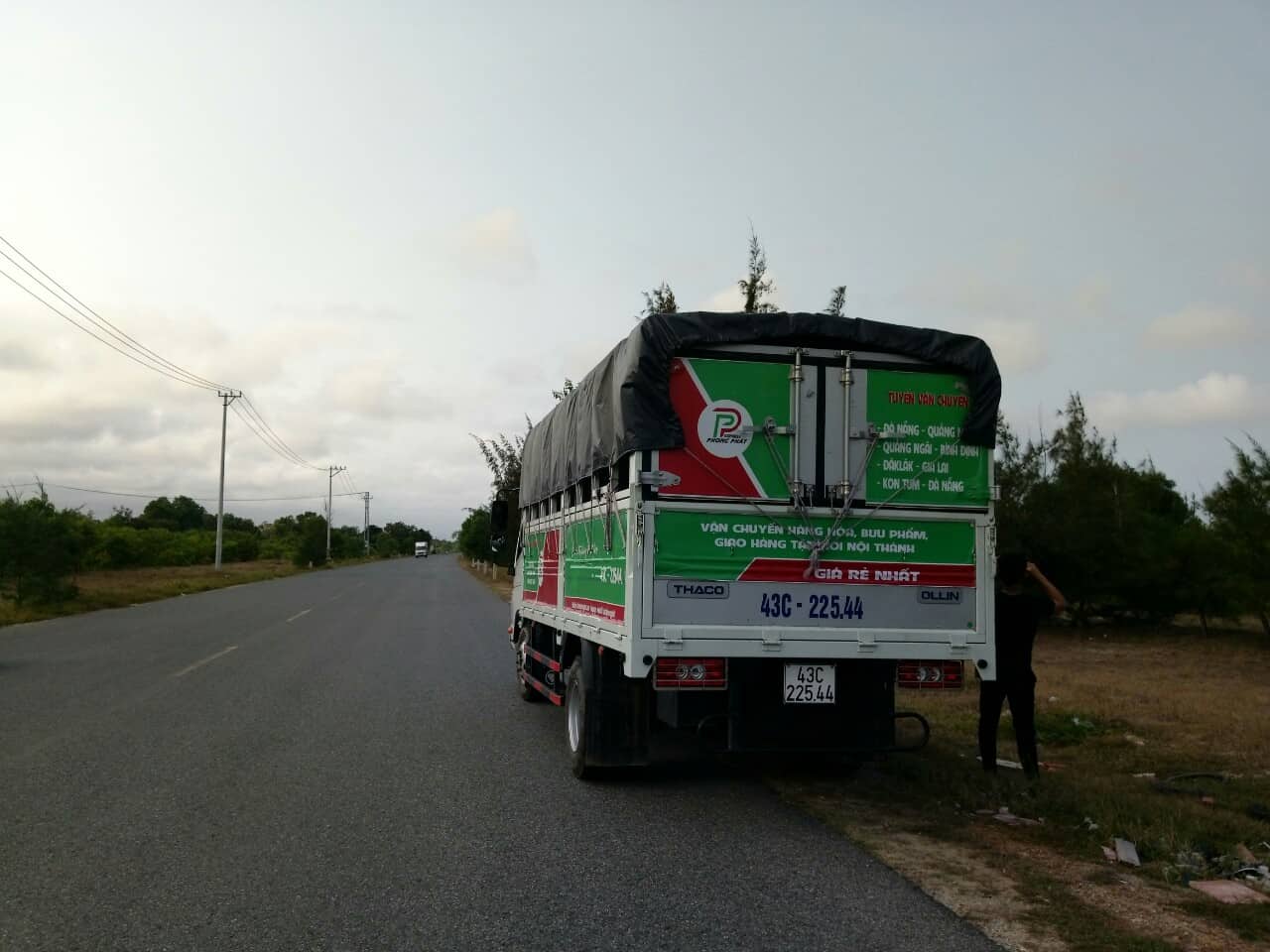 xe tải chở hàng tại Đà Nẵng