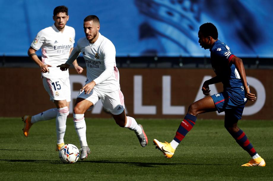 Vòng 22 La Liga: Real Madrid nhọc nhằn giành chiến thắng trước Huesca